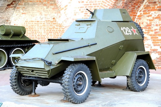 Фото модульного бронемобиля на выставке в Нижнем Новгороде