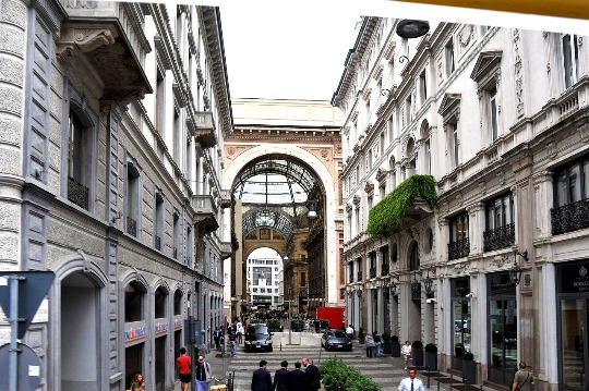 Фото домов и улиц города Милан в Италии (1)