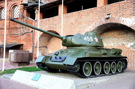 Фото советского танка Т-34 в Нижнем Новгороде
