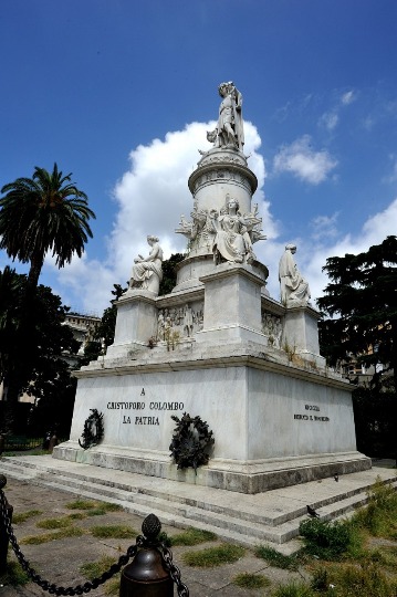 Фото памятника Колумбу в Генуе