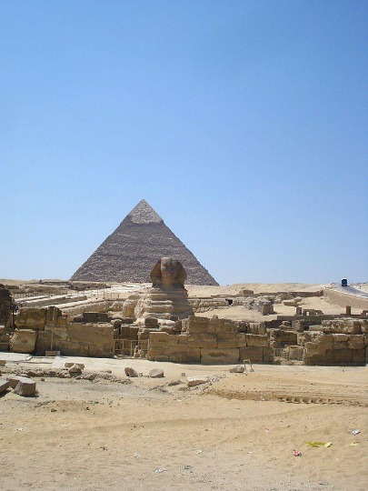 Фото древней пирамиды Хеопса и Большого сфинкса в Каире