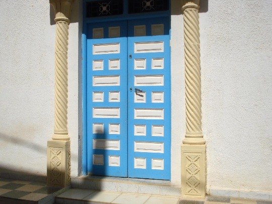 Фото класической ткнисской архитектуры в деревушке Хара-Сигира
