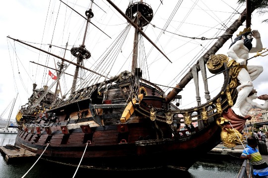 Фото пиратского корабля в Генуе