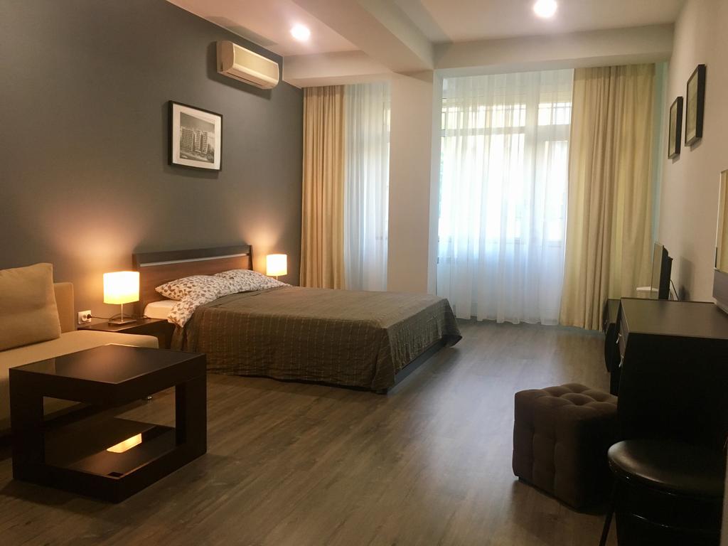 Комната адлера. Отель Сочи комнаты. Room Hotel Сочи. Отель Guests Сочи. Забронировать отель в Сочи.