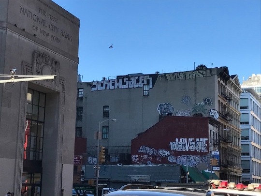 Фотография городских графитти в Нью-Йорке