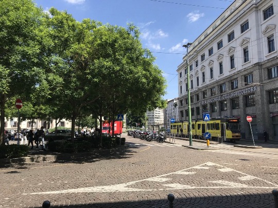 Фотография городского трамвая в Милане