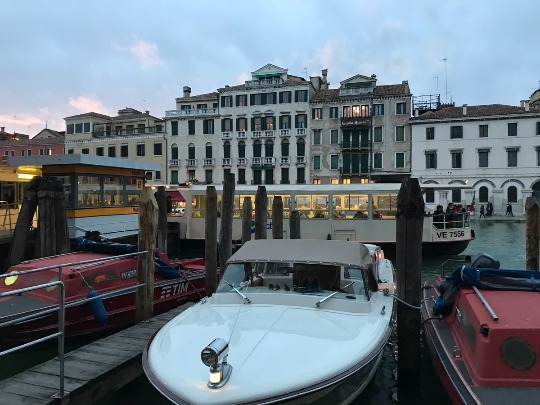 Фотография отелей в Венеции с шикарным видом на Гранд Канал
