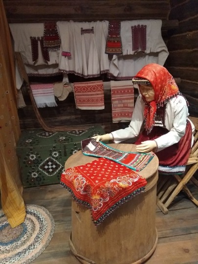 Фото экспозиции традиционных занятий удмуртов в музее Евсеева