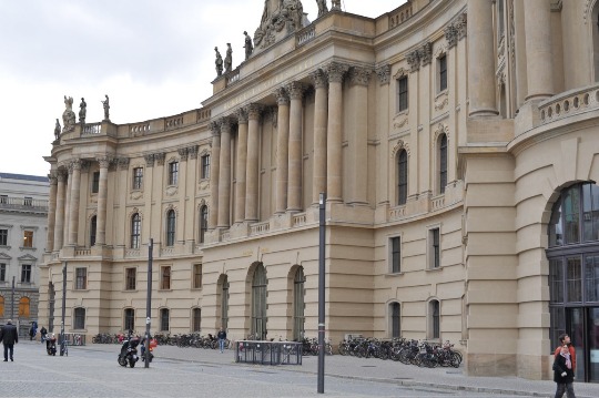 Новые фото Берлинского университета имени Гумбольдта в Германии