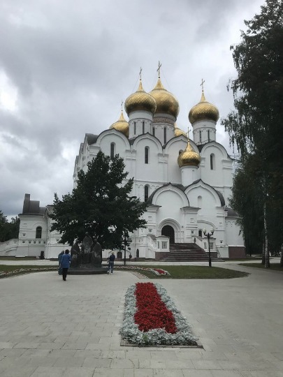 Фотография кафедрального Успенского собора в Ярославле