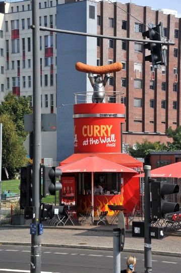 Фото берлинского ресторана Curry at the wall