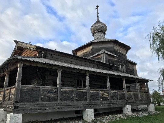 Фото храма Троицы Живоначальной в Свияжске —  старейшее сооружение в Свияжске