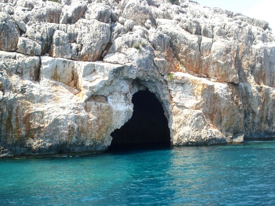 Фотография морской пещеры в Турции