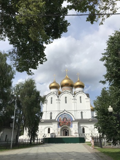 Фото православного Успенского собора в Ярославле