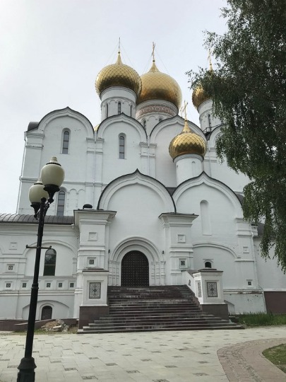 Фото кафедрального храма в Ярославле