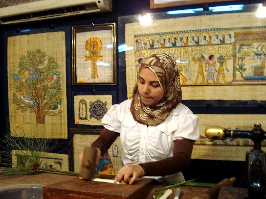 Фото папирусной фабрики в Каире