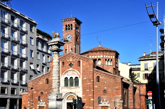 Фото церкви Сан Бабила в Милане