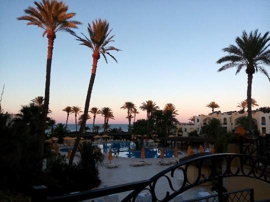 Вечернее фото на закате в отеле Eden Star в Тунисе