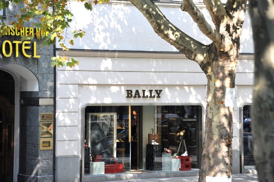 Магазин элитной обуви Bally в Берлине