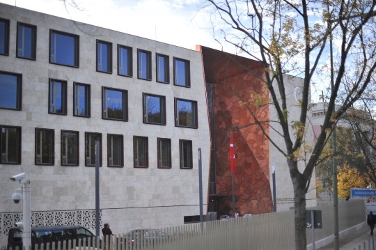 Современное фото Посольства Турции в Берлине