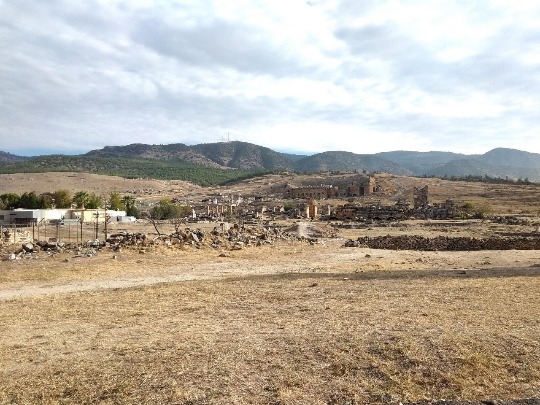 Фотография древнего города Иераполис в Турции