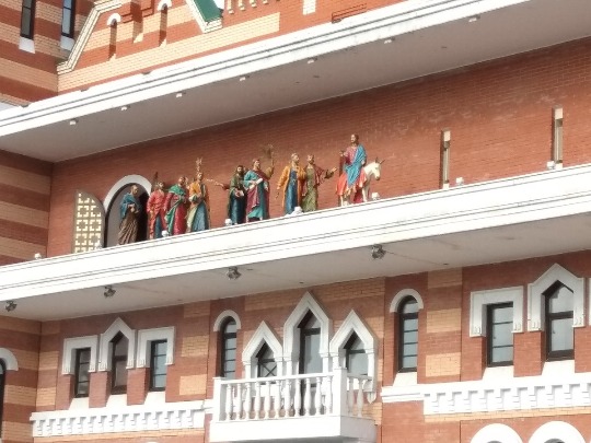 Фото часов 12 апостолов в Йошкар-Оле на площади Ленина