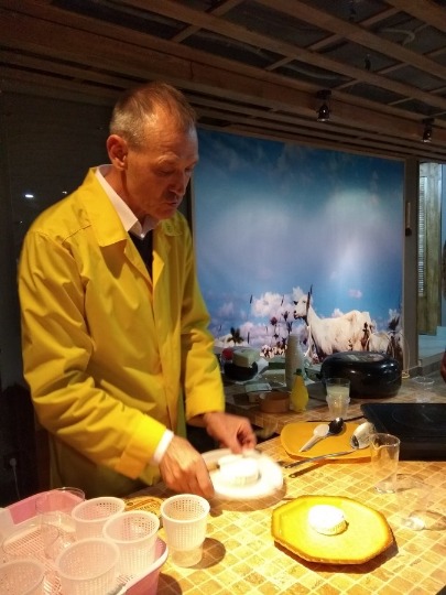Фото с мастер класса по изготовлению сыра в Йошкар-Оле