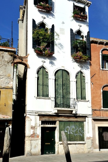 Фотография традиционного итальянского дома в Венеции