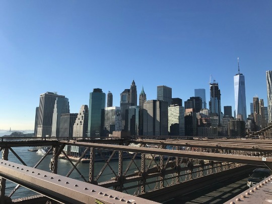 Фотография Бруклинского моста с небоскребами Нью-Йорка