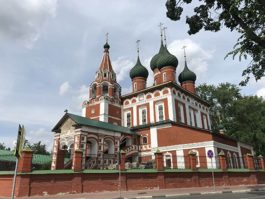 Фото православного храма Михаила Архангела в Ярославле