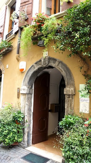 Фото милых двориков итальянских улиц