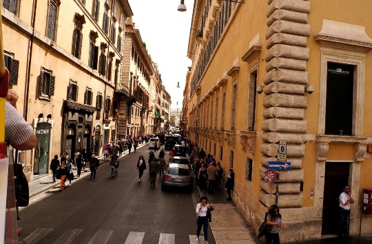 Фото улицы Виа дель Бабуино в Риме