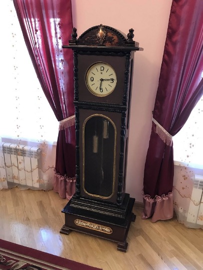 Фотография напольных часов в музее Мариинского Посада