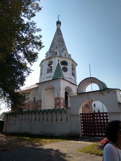 Фотография соборной колокольни в Суздале
